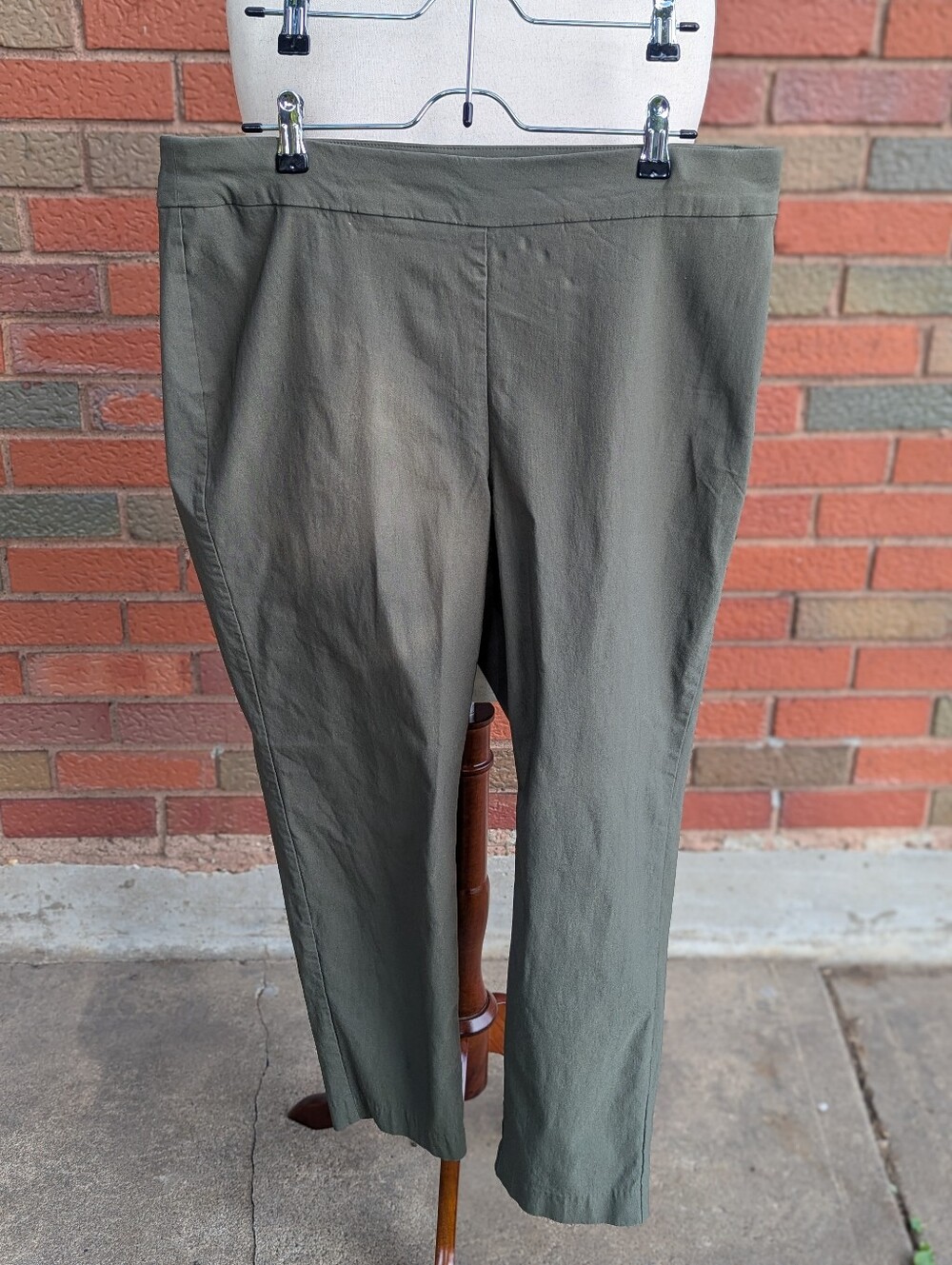 Chico's Women's Travelers Olive Green Pull-On Pants Size 2.5R (US 16R)